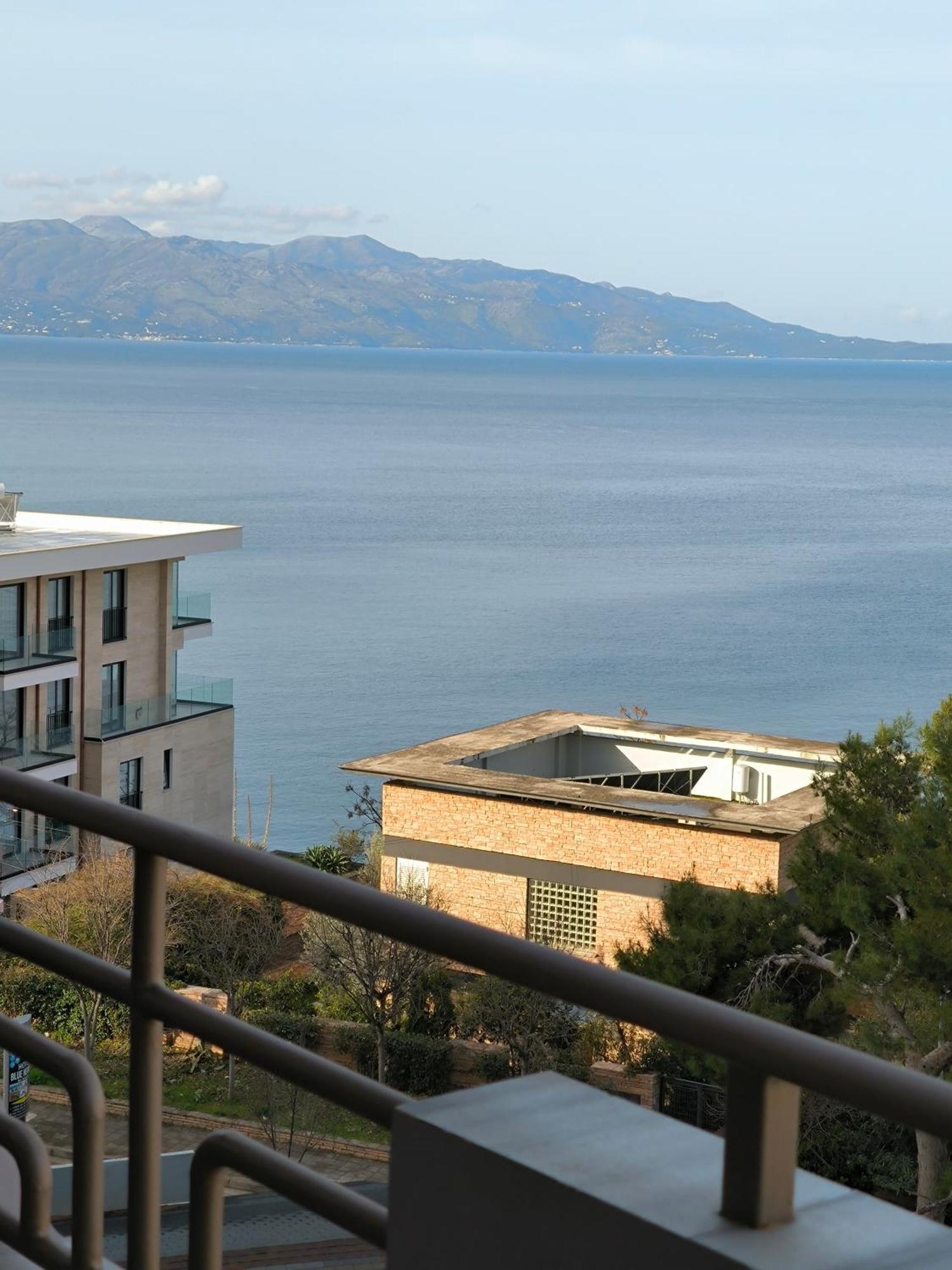Hotel Chicago Sarandë Exteriör bild