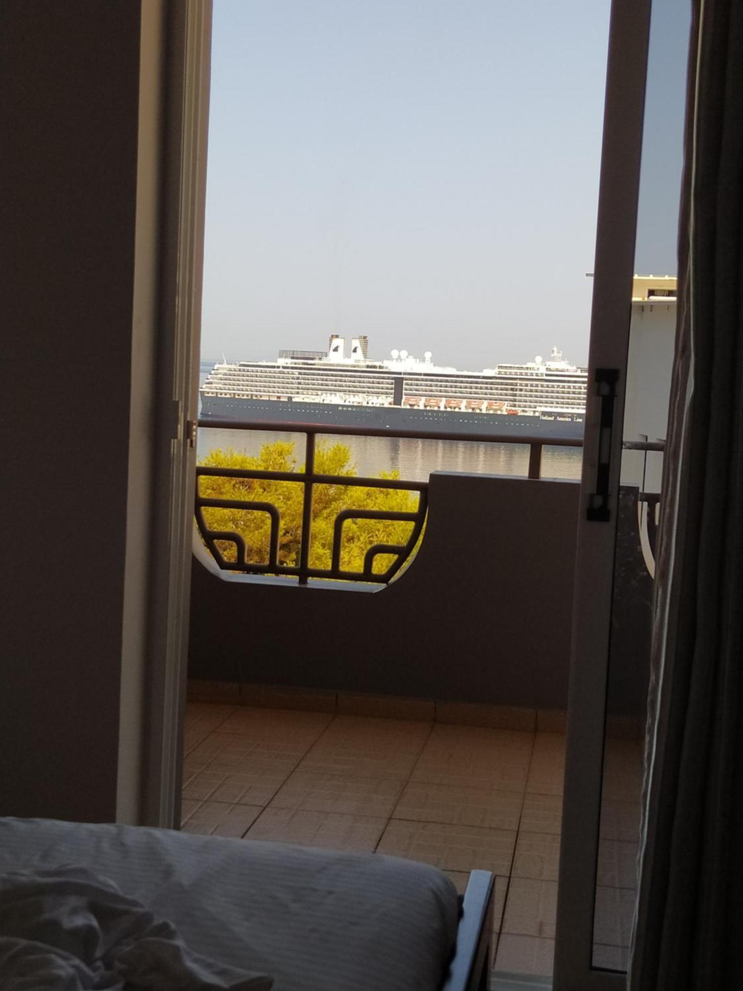 Hotel Chicago Sarandë Exteriör bild