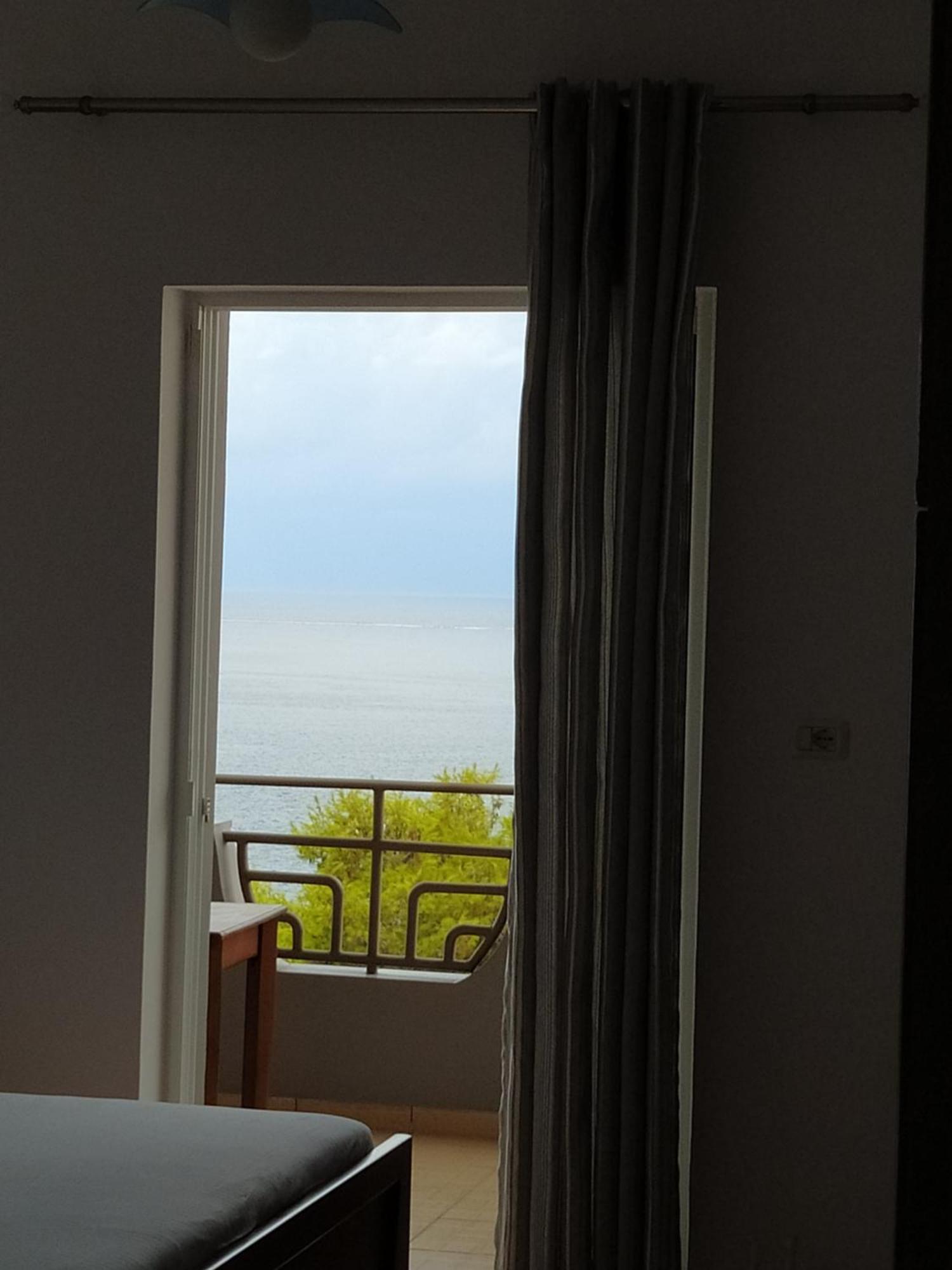 Hotel Chicago Sarandë Exteriör bild